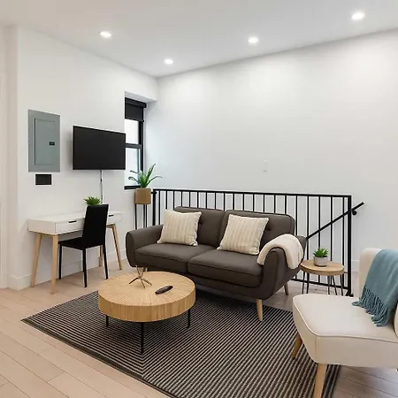 170-G 3Br Duplex With Private Yard In E Village